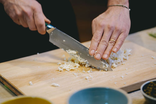 ¿Cómo mantengo mi tabla de cortar de madera? - Atma Kitchenware