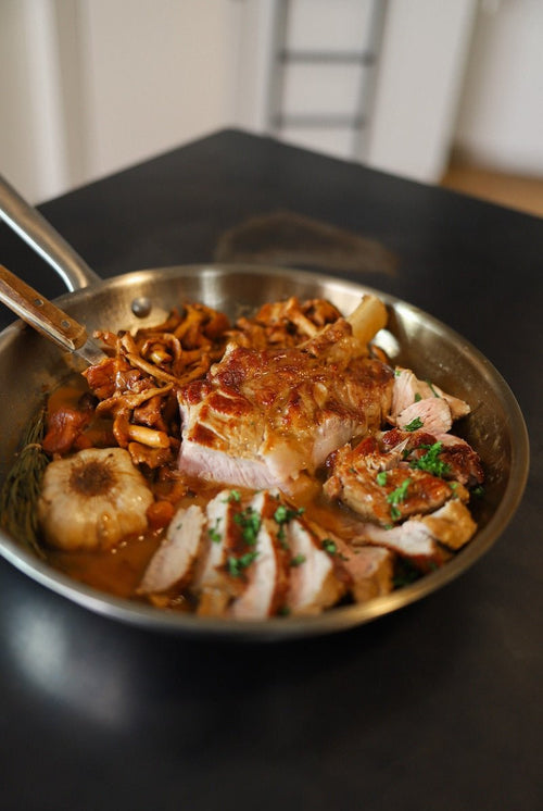 Chuleta de ternera de Limousin con setas rebozuelo, en colaboración con Epicery - Atma Kitchenware