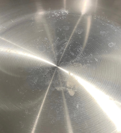 Limpiar las distintas marcas en mi sartén de acero inoxidable