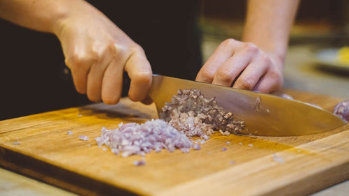 Comment bien tenir son couteau de Chef ? - Atma Kitchenware