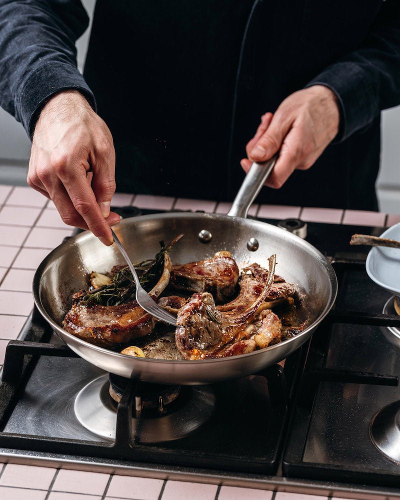 ¿Cómo desglasar una sartén de acero inoxidable? - Atma Kitchenware
