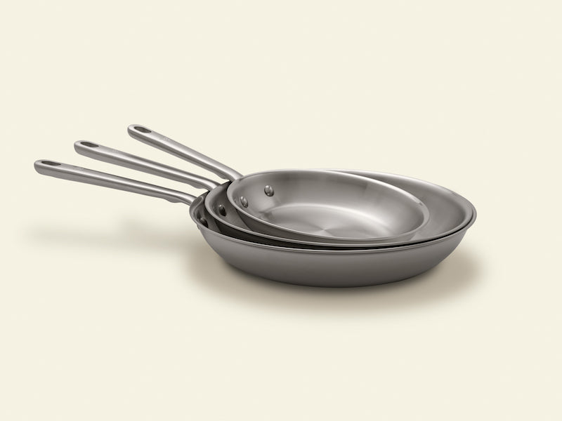 Quels sont les avantages de cuisiner avec des poêles en inox ? - Atma Kitchenware