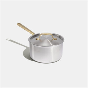 1 casserole de 18cm avec couvercle