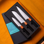 Le trio de couteaux japonais avec leurs étuis - Atma Kitchenware