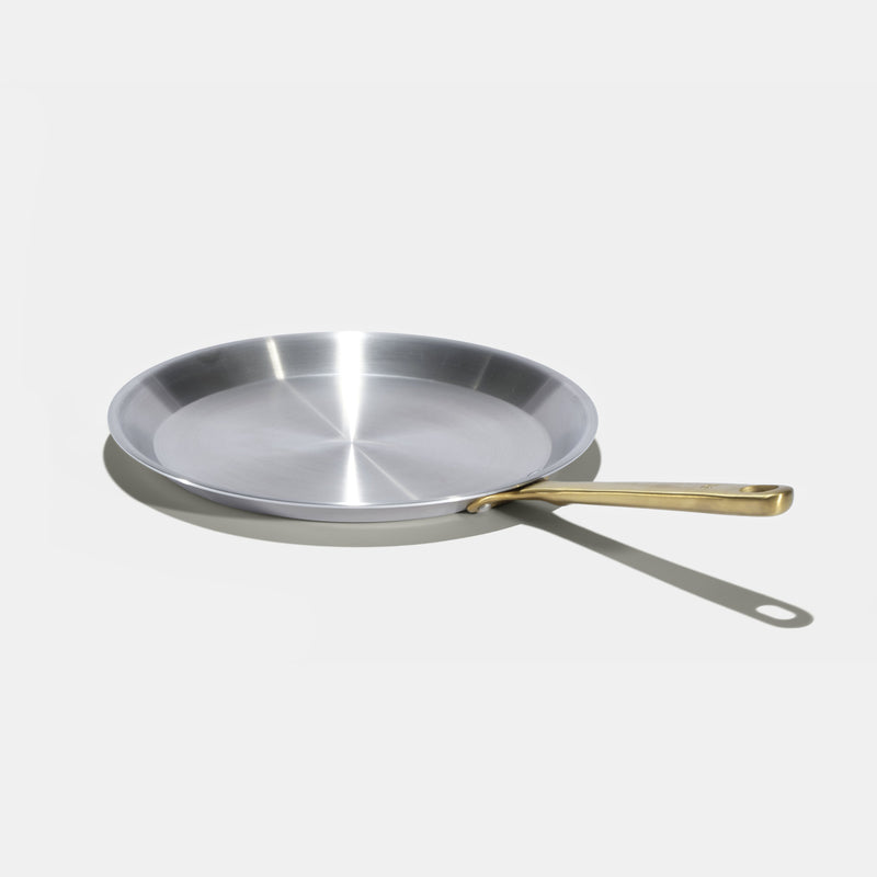 L'indispensable crêpière en inox, manche doré - Atma Kitchenware