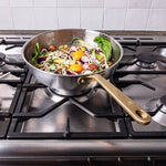 The Wok en inox, manche doré - 28 cm (Édition limitée) - Atma Kitchenware