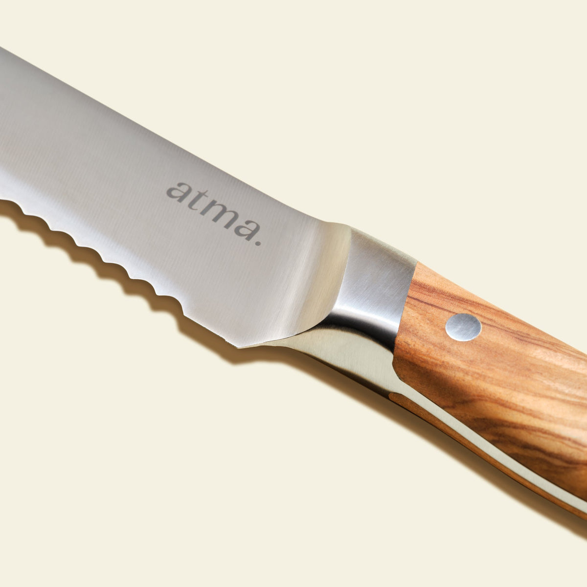 Le couteau à pain - Bois d'olivier - atmakitchenware